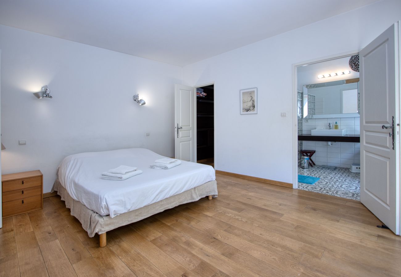 Villa à La Ciotat - Catoun. Jolie maison de ville proche du port. Clim