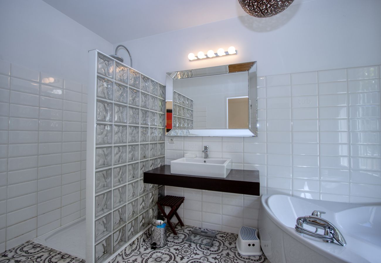 Villa à La Ciotat - Catoun. Jolie maison de ville proche du port. Clim