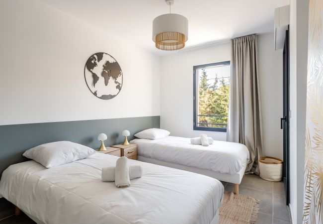 Appartement à La Ciotat - Aucubo. Idéal pour les équipages, vacances. Clim. Appartement à La Ciotat - Aucubo. Idéal pour les équipages, vacances. Clim.