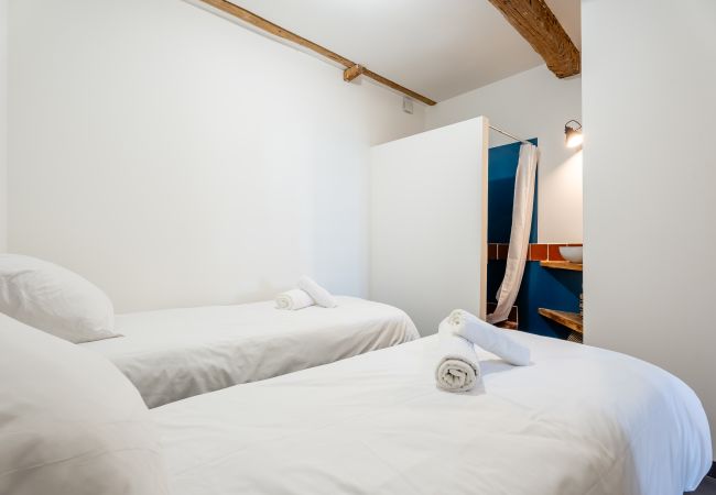 Appartement à La Ciotat - Bocho. Loft climatisé avec vue mer et sur le port Appartement à La Ciotat - Bocho. Loft climatisé avec vue mer et sur le port
