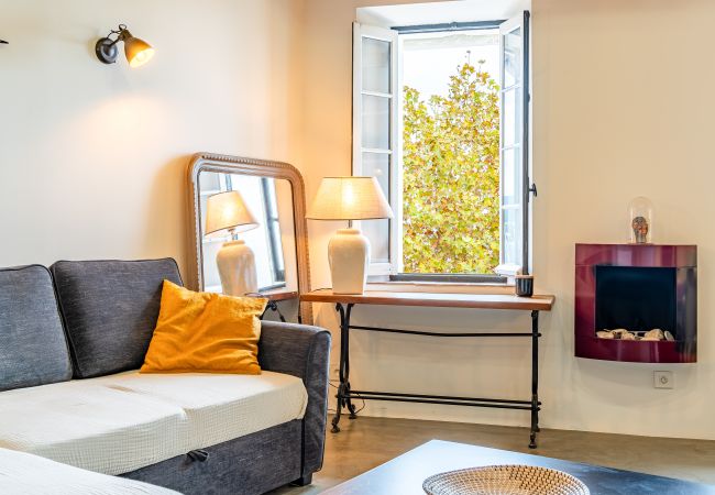 Appartement à La Ciotat - Bocho. Loft climatisé avec vue mer et sur le port Appartement à La Ciotat - Bocho. Loft climatisé avec vue mer et sur le port