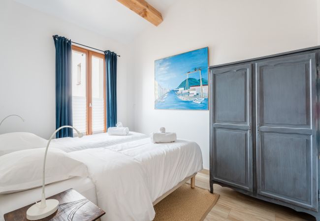 Appartement à La Ciotat - Neblo. Appartement avec terrasse, vue port, clim Appartement à La Ciotat - Neblo. Appartement avec terrasse, vue port, clim