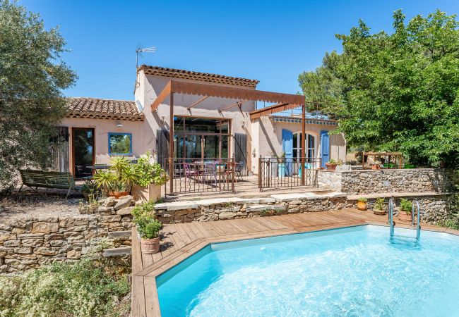 Maison à La Ciotat - Mas Grasco. Piscine, solarium. 8 mn des plages. Maison à La Ciotat - Mas Grasco. Piscine, solarium. 8 mn des plages.