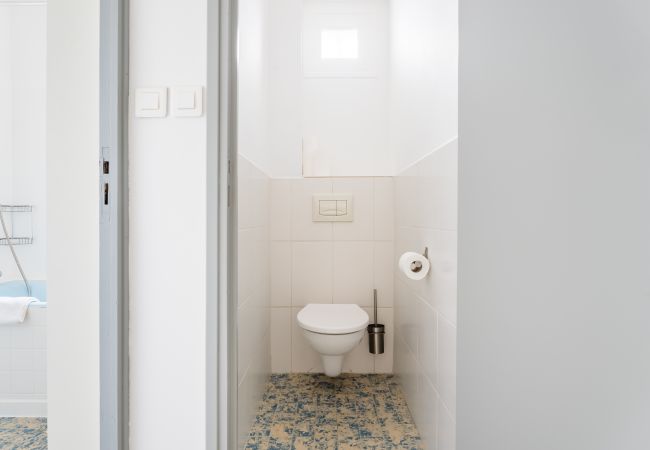 Appartement à La Ciotat - Les Cigales, bas de villa, clim, jardin parking Appartement à La Ciotat - Les Cigales, bas de villa, clim, jardin parking