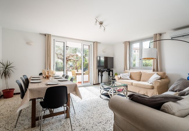 Appartement à La Ciotat - Les Cigales, bas de villa, clim, jardin parking Appartement à La Ciotat - Les Cigales, bas de villa, clim, jardin parking