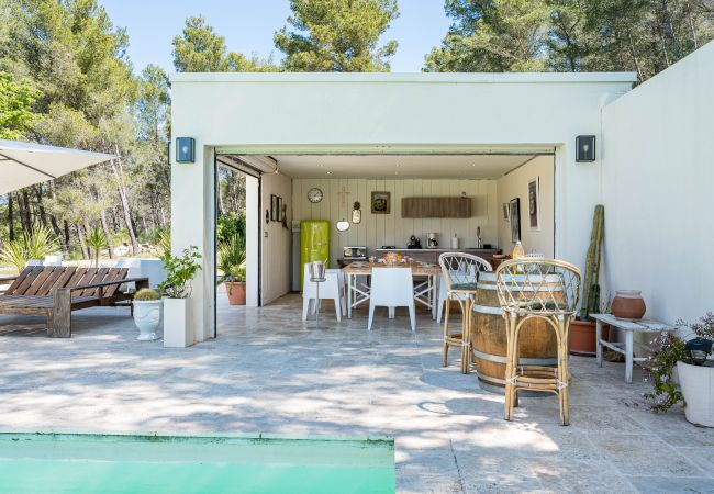 Maison à Roquefort-la-Bédoule - Domaine Maison Blanche, piscine, parc provençal Maison à Roquefort-la-Bédoule - Domaine Maison Blanche, piscine, parc provençal