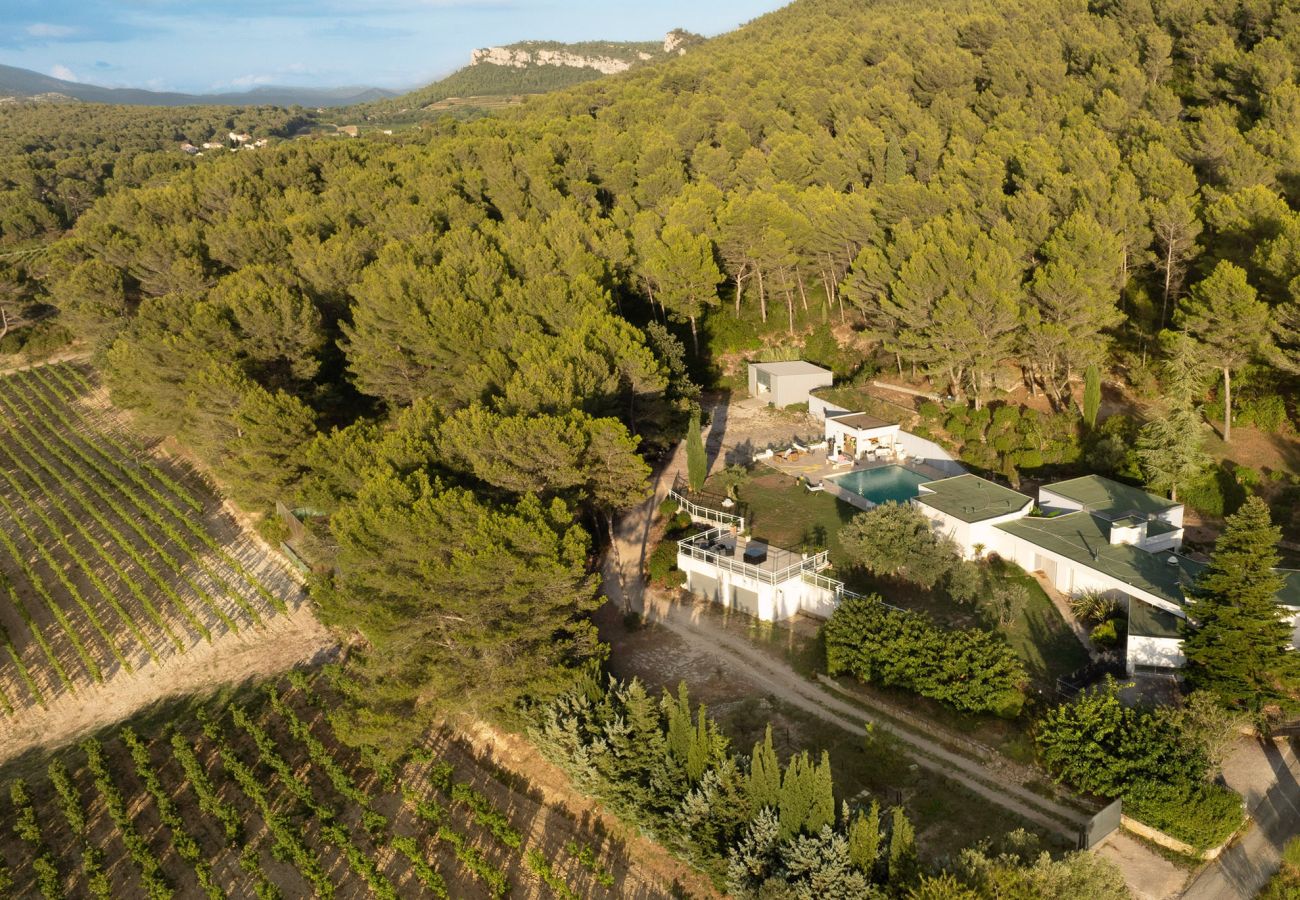 Maison à Roquefort-la-Bédoule - Domaine Maison Blanche, piscine, parc provençal