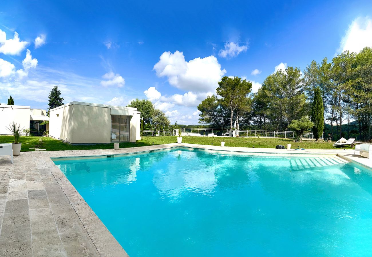 Maison à Roquefort-la-Bédoule - Domaine Maison Blanche, piscine, parc provençal