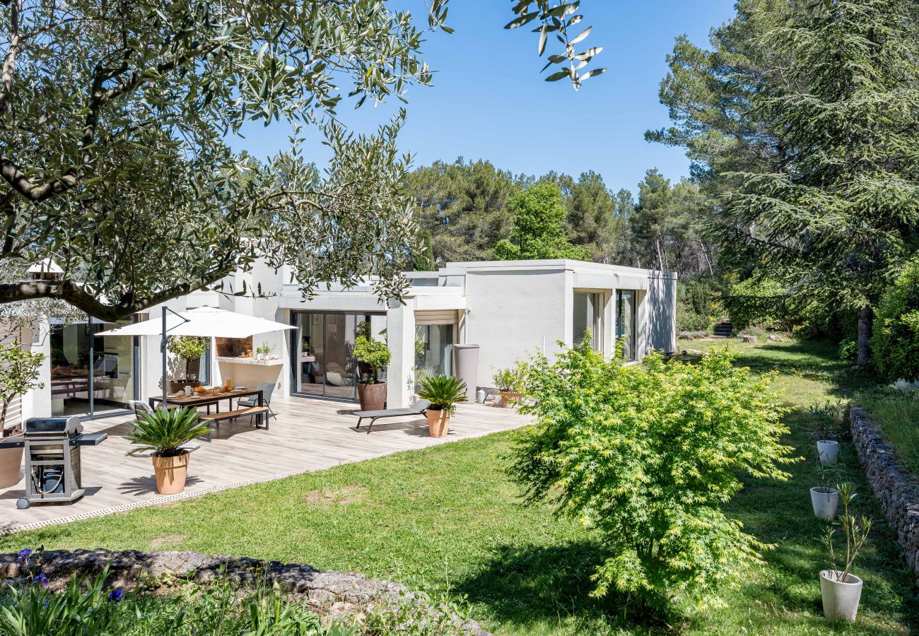 Maison à Roquefort-la-Bédoule - Domaine Maison Blanche, piscine, parc provençal