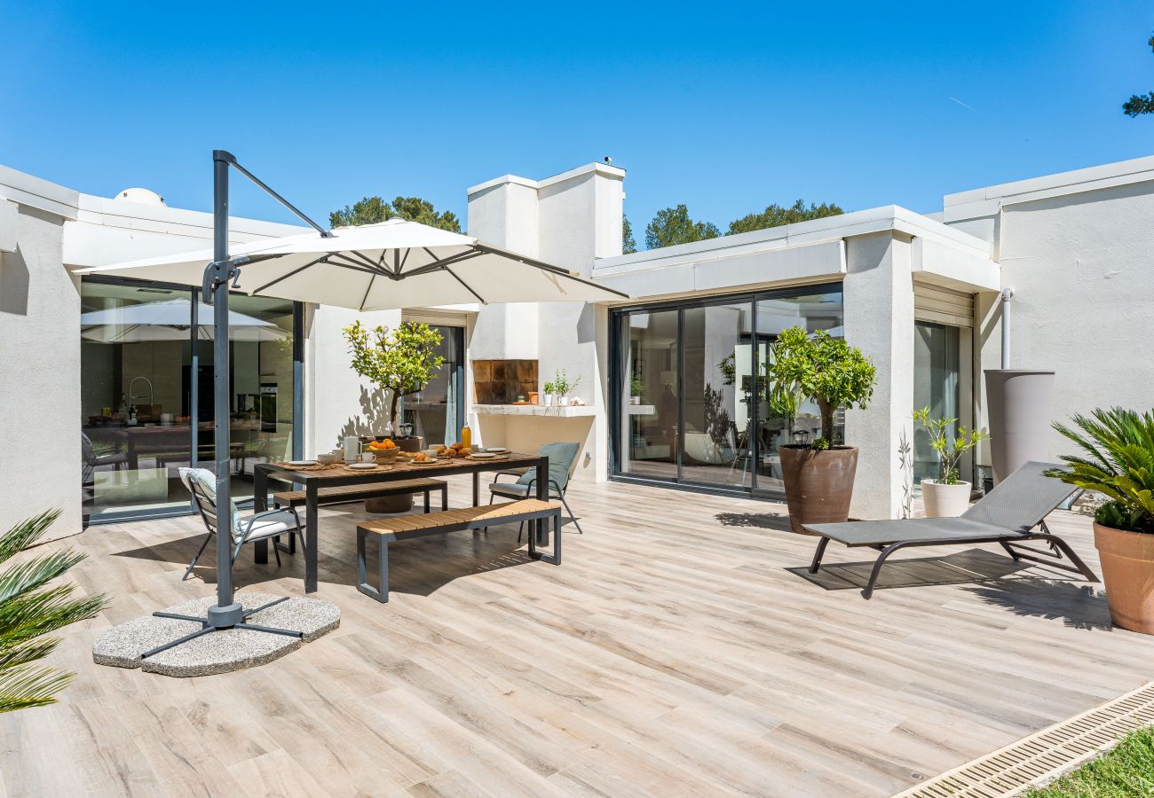 Maison à Roquefort-la-Bédoule - Domaine Maison Blanche, piscine, parc provençal