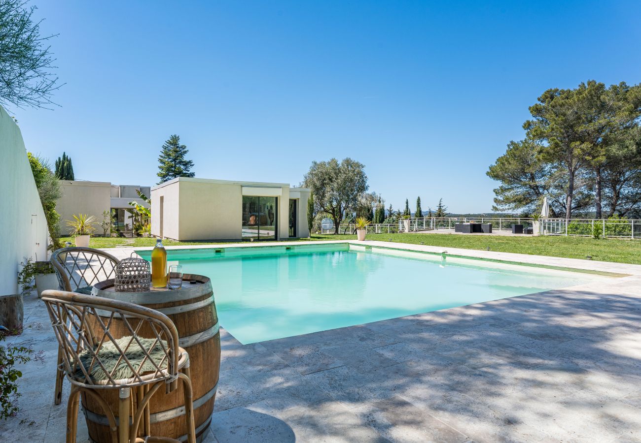 Maison à Roquefort-la-Bédoule - Domaine Maison Blanche, piscine, parc provençal