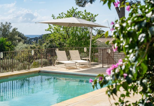 Villa à La Ciotat - Villa Pandora, piscine chauffée, vue mer, jardin Villa à La Ciotat - Villa Pandora, piscine chauffée, vue mer, jardin