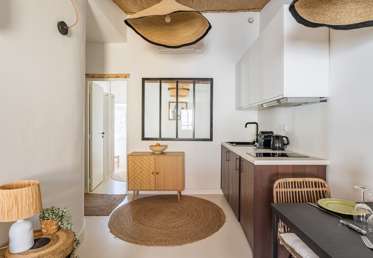 Appartement à La Ciotat - Aurugo. Clim, proche plages, calanques, chantier.