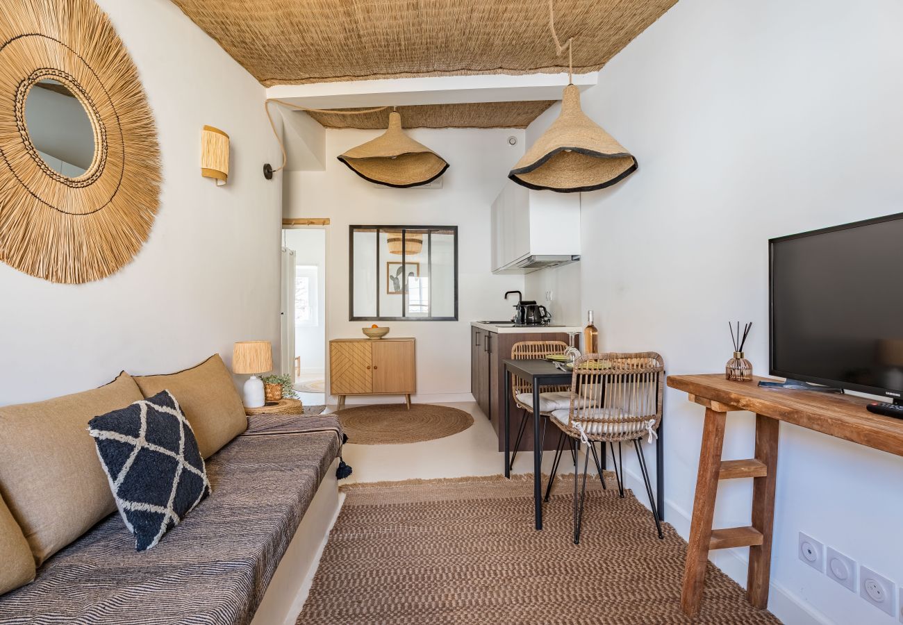 Appartement à La Ciotat - Aurugo. Clim, proche plages, calanques, chantier.