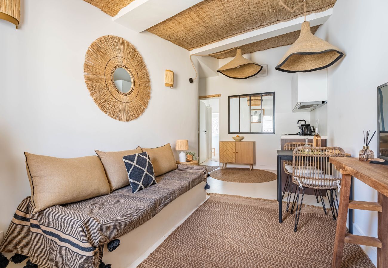 Appartement à La Ciotat - Aurugo. Clim, proche plages, calanques, chantier.