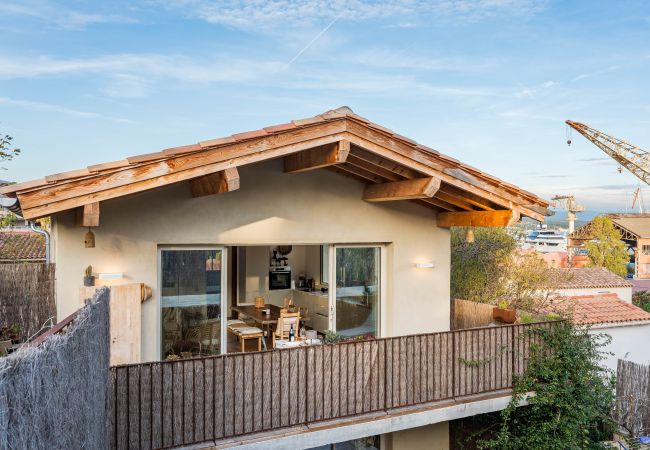 Appartement à La Ciotat - Estello. Quartier Mugel, clim, terrasse, vue mer