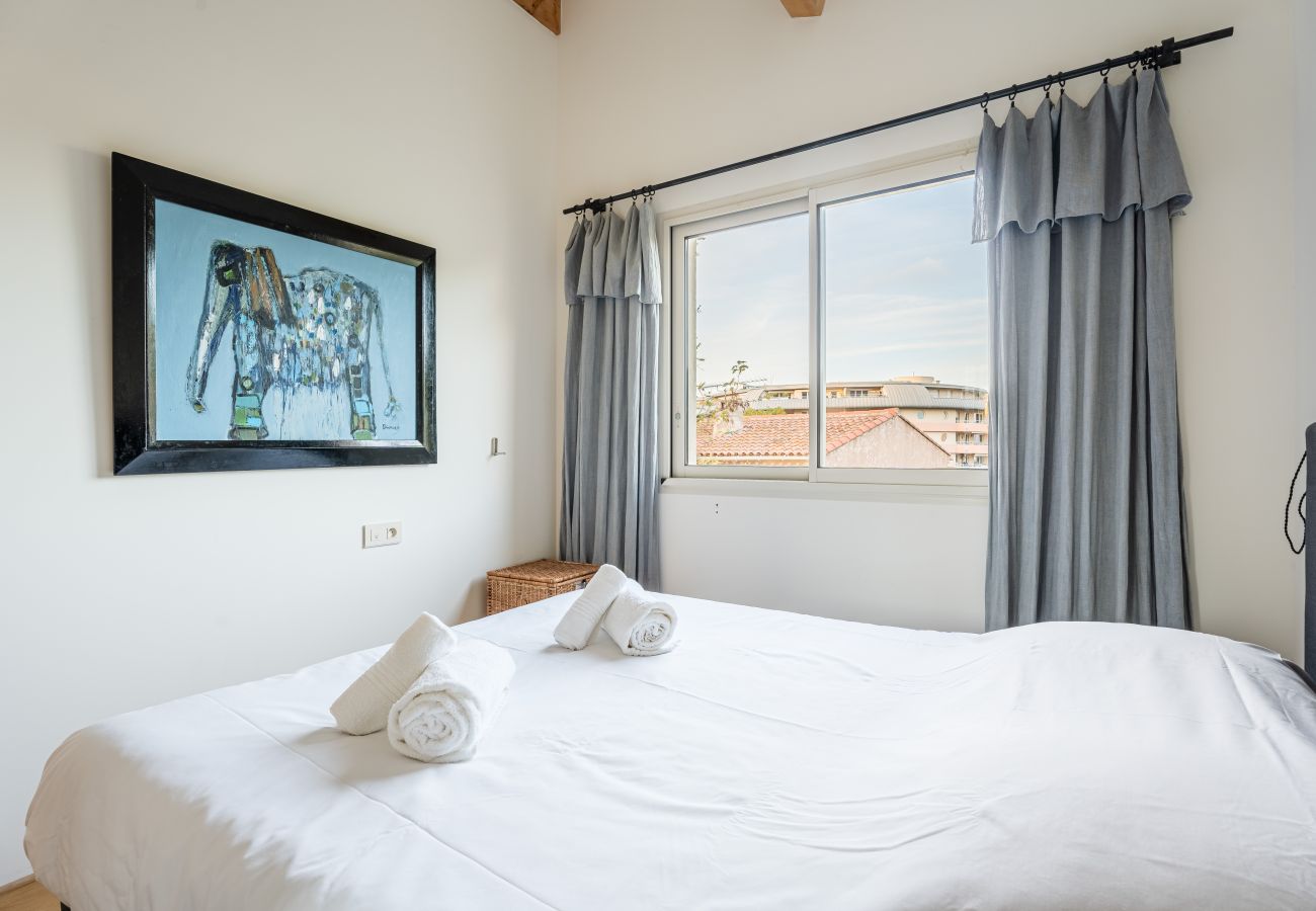 Appartement à La Ciotat - Estello. Quartier Mugel, clim, terrasse, vue mer