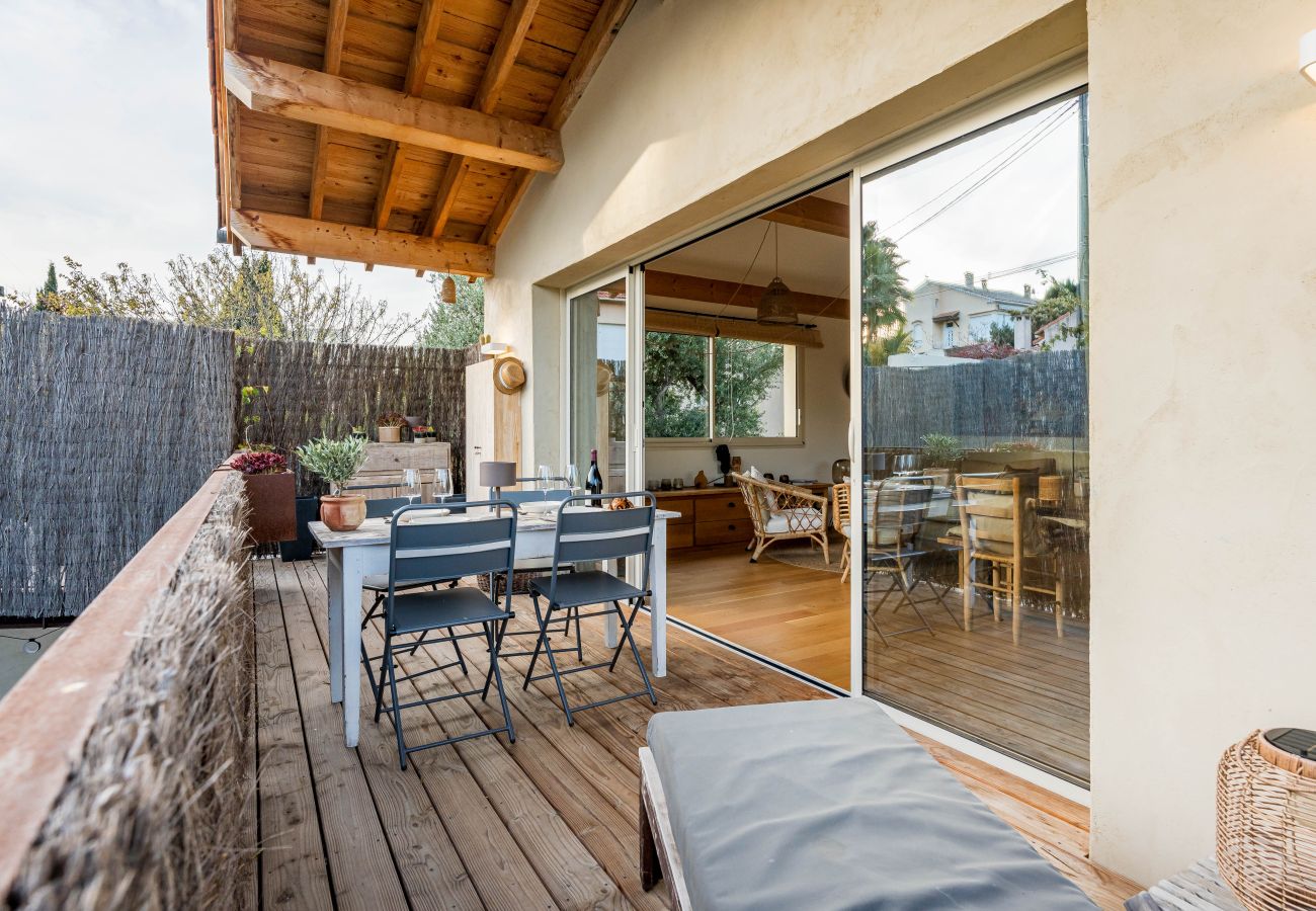 Appartement à La Ciotat - Estello. Quartier Mugel, clim, terrasse, vue mer