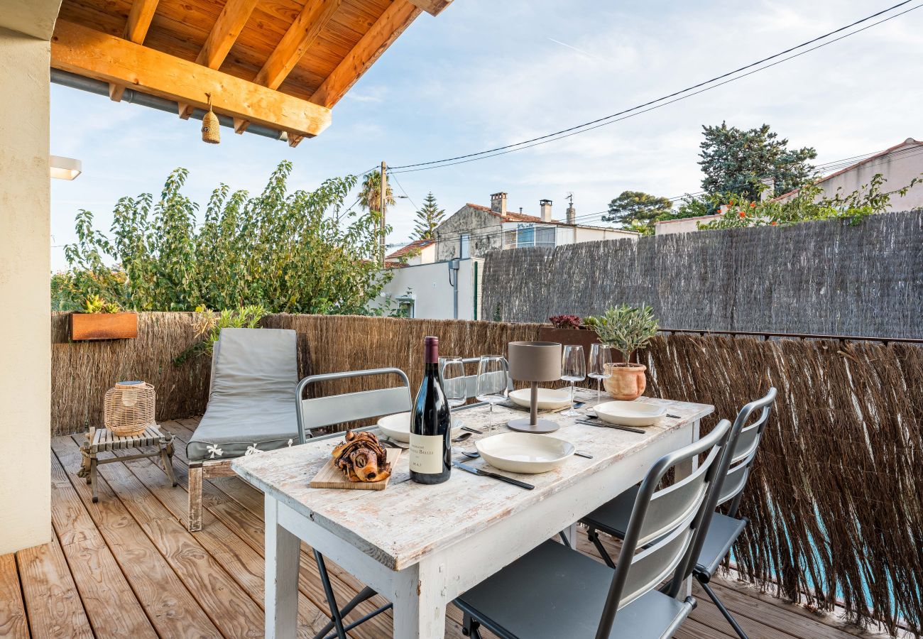 Appartement à La Ciotat - Estello. Quartier Mugel, clim, terrasse, vue mer