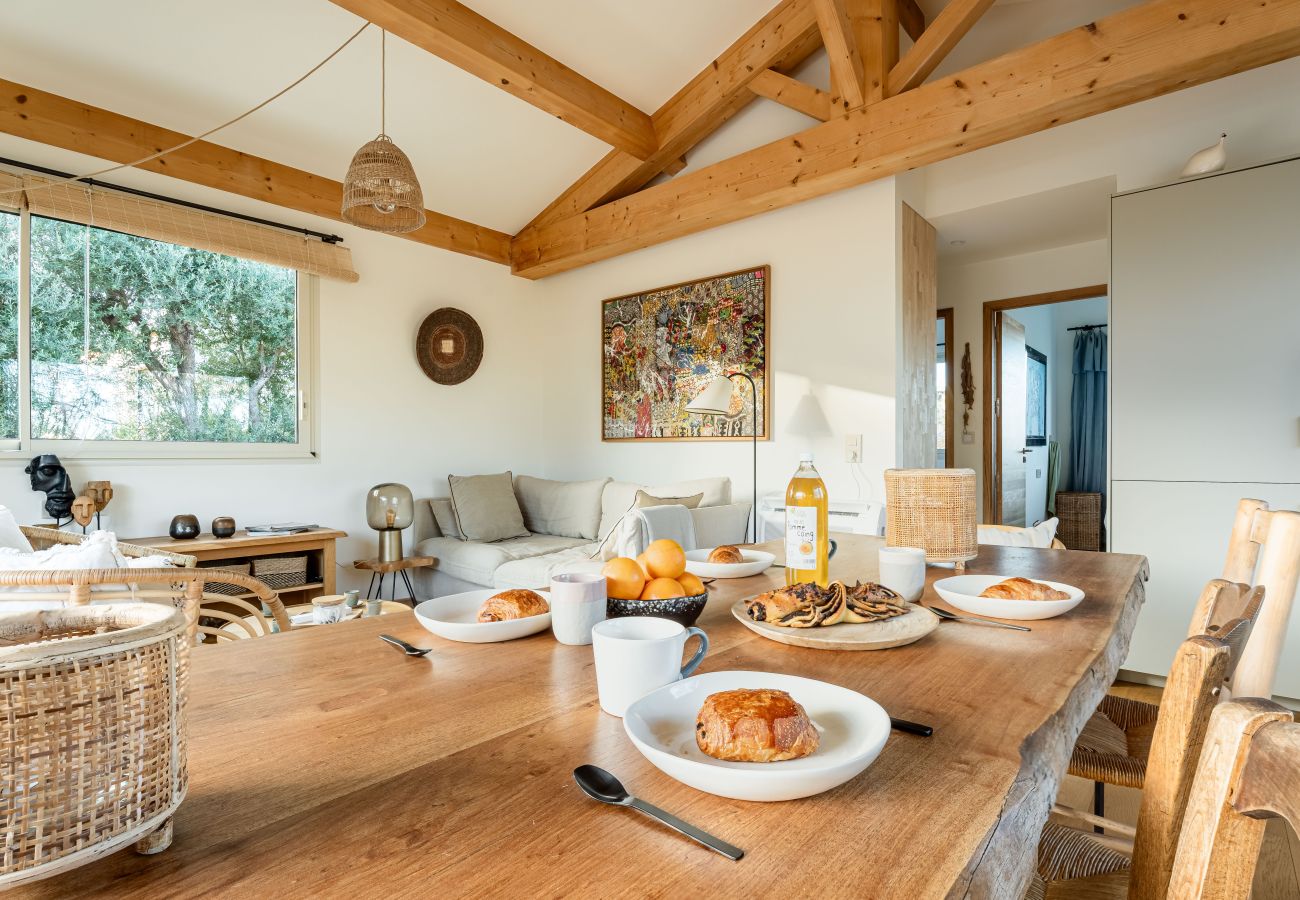 Appartement à La Ciotat - Estello. Quartier Mugel, clim, terrasse, vue mer