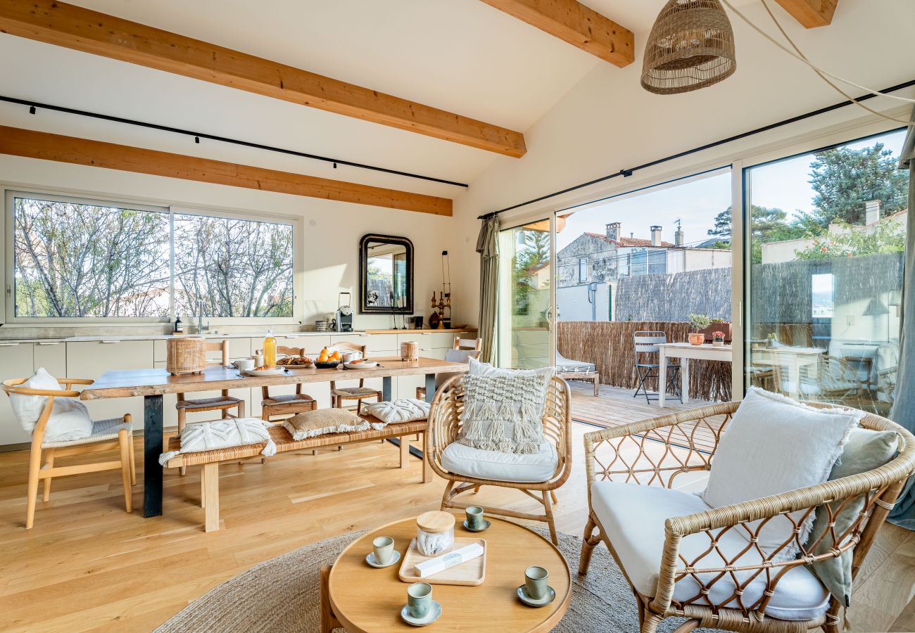 Appartement à La Ciotat - Estello. Quartier Mugel, clim, terrasse, vue mer