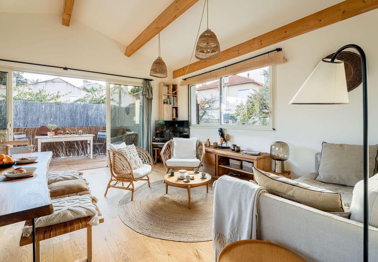 Appartement à La Ciotat - Estello. Quartier Mugel, clim, terrasse, vue mer