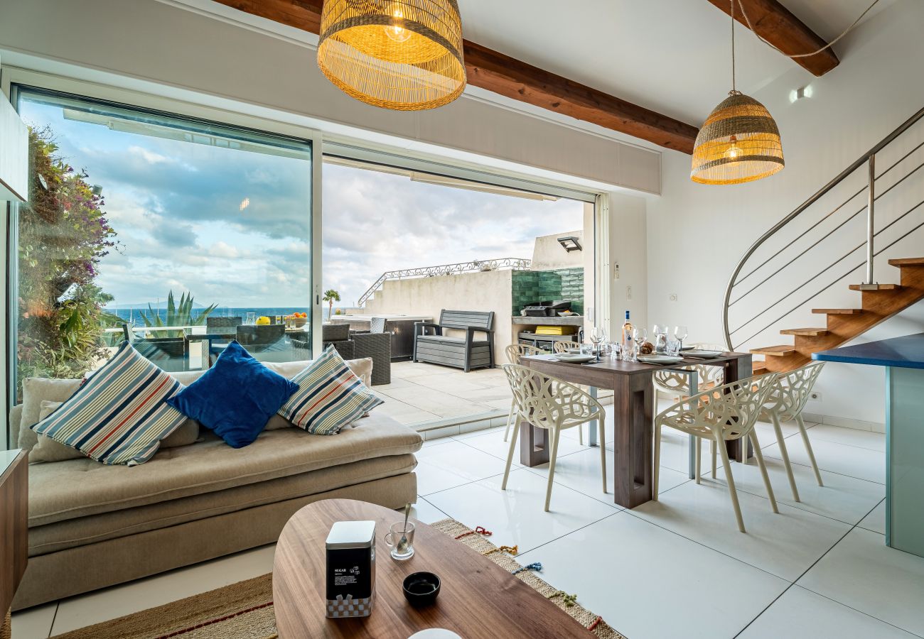 Appartement à La Ciotat - Pitchounette. Vue mer, terrasse, jacuzzi, clim