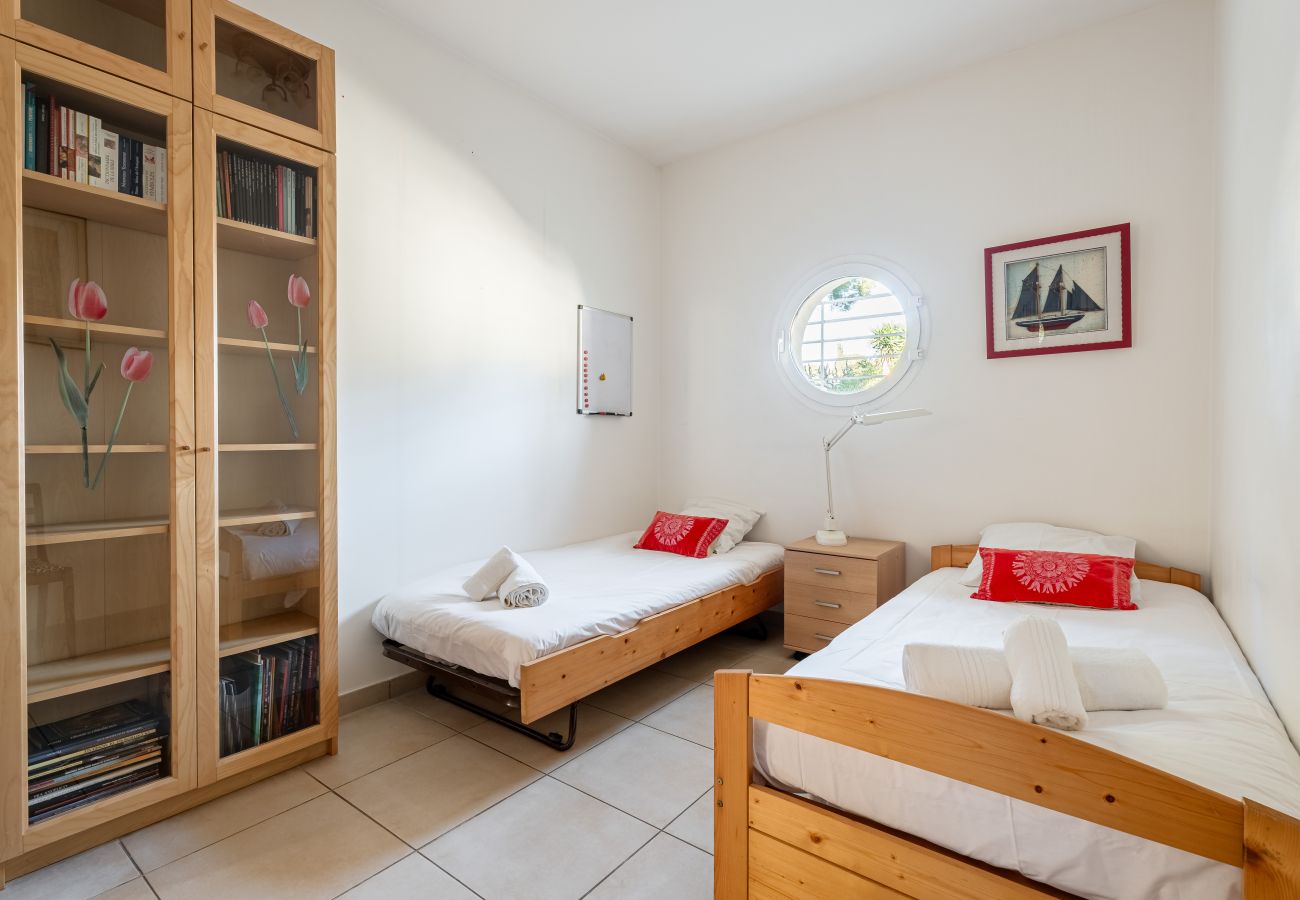 Maison à La Ciotat - Bagatelle. Jardin, proximité plage, parking