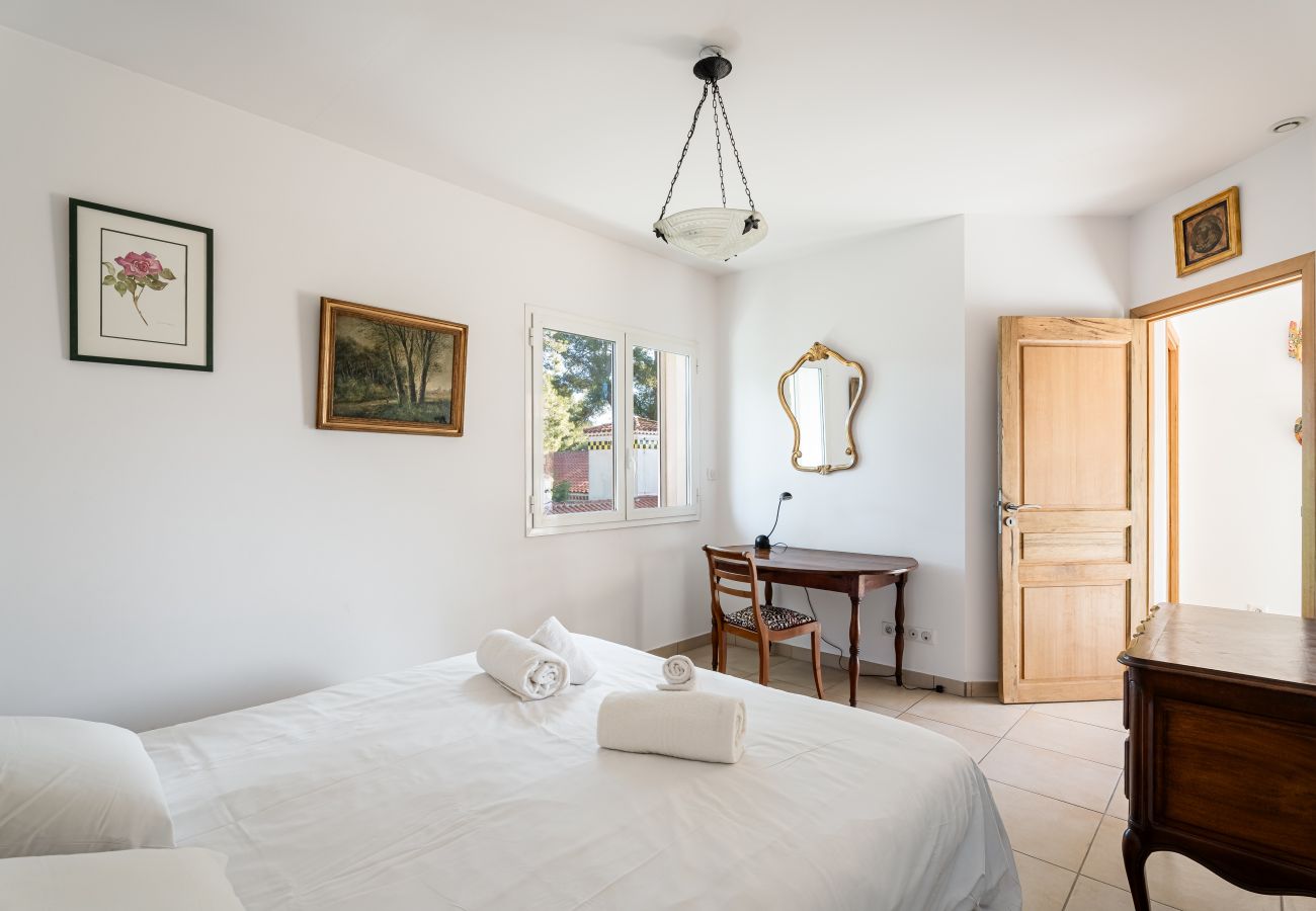 Maison à La Ciotat - Bagatelle. Jardin, proximité plage, parking