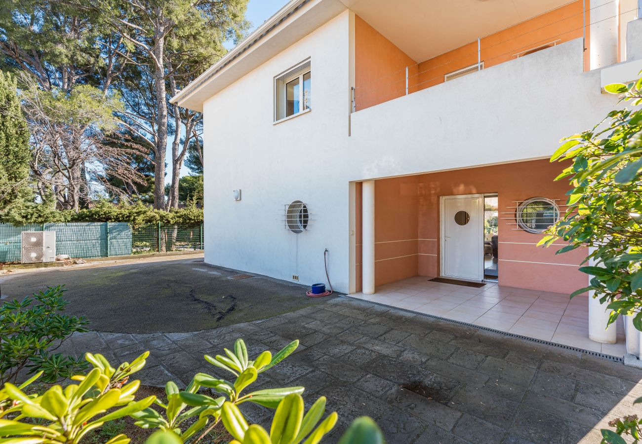 Maison à La Ciotat - Bagatelle. Jardin, proximité plage, parking