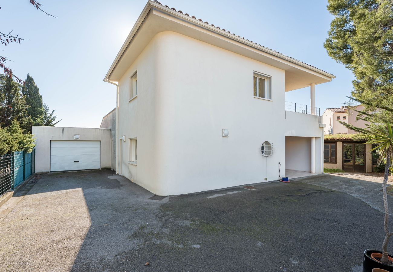 Maison à La Ciotat - Bagatelle. Jardin, proximité plage, parking