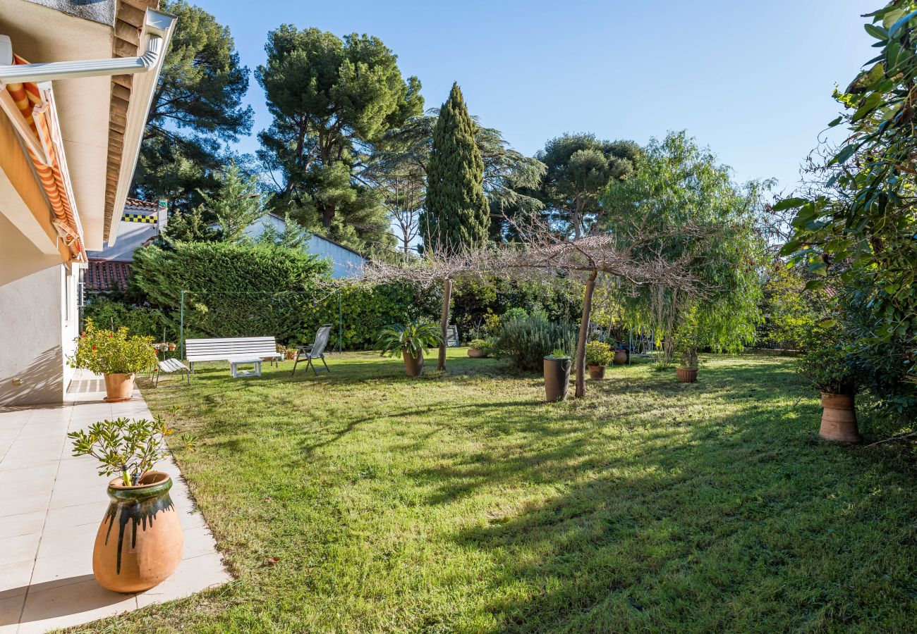 Maison à La Ciotat - Bagatelle. Jardin, proximité plage, parking