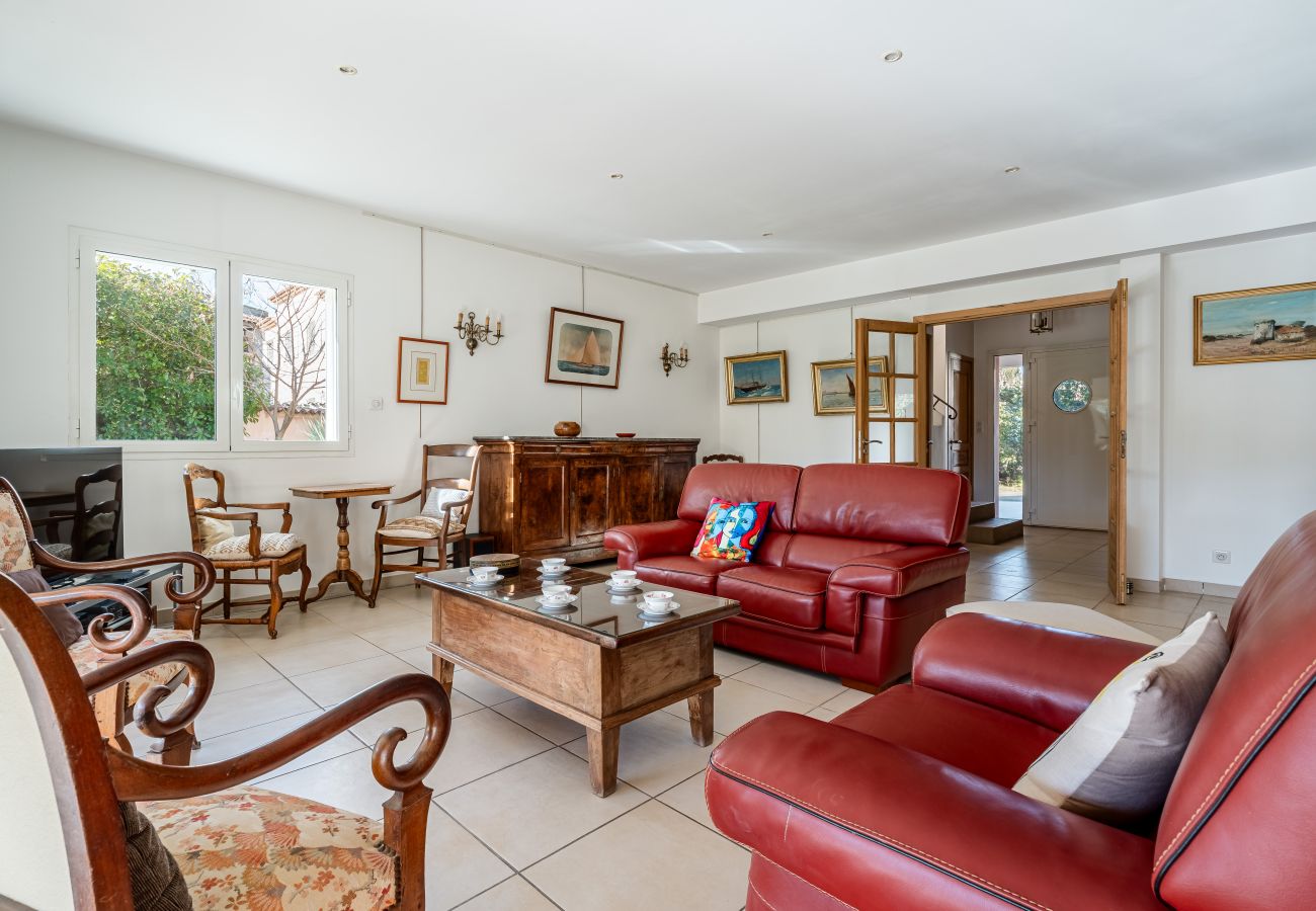 Maison à La Ciotat - Bagatelle. Jardin, proximité plage, parking