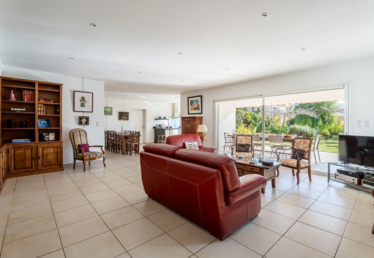 Maison à La Ciotat - Bagatelle. Jardin, proximité plage, parking