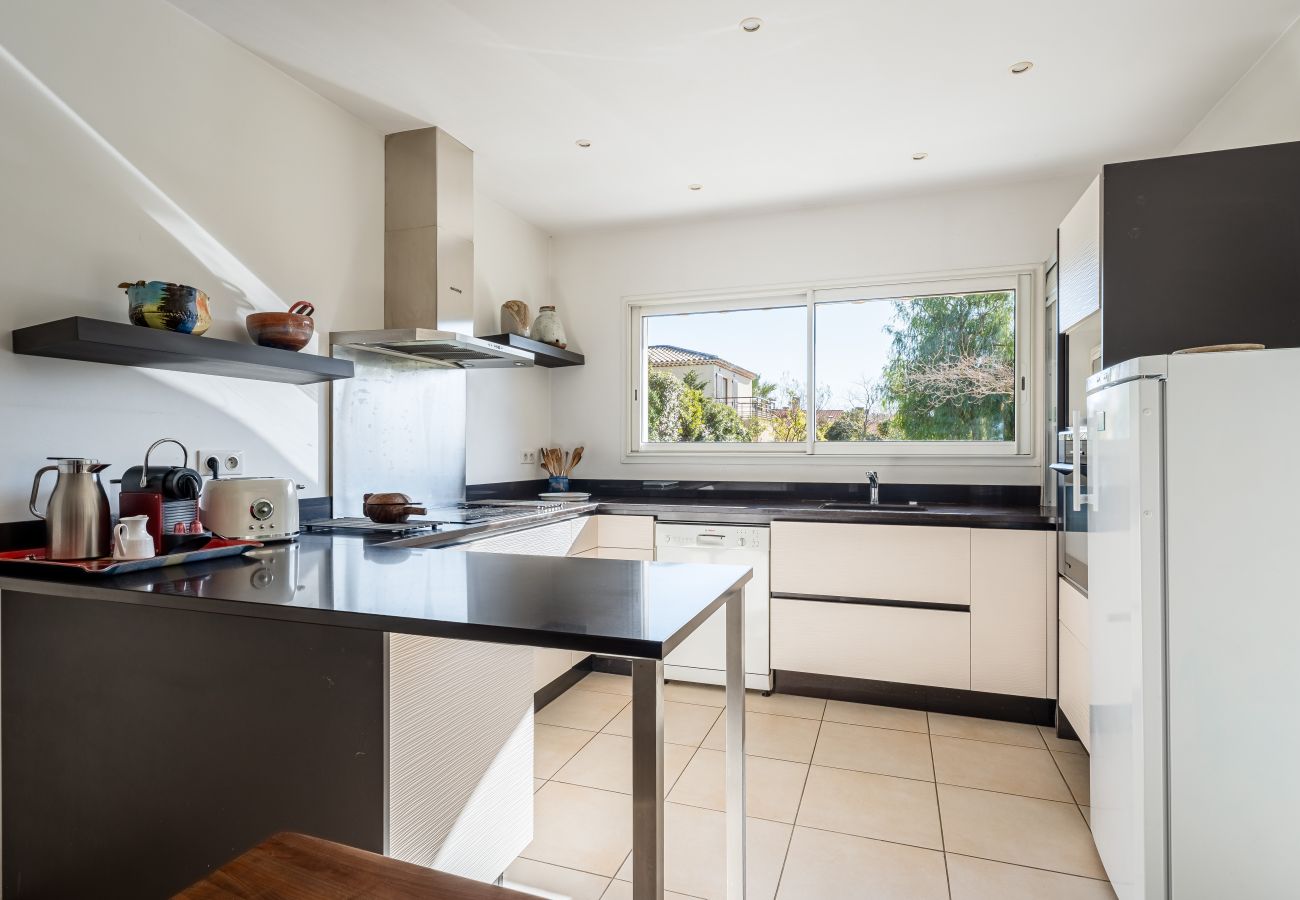 Maison à La Ciotat - Bagatelle. Jardin, proximité plage, parking