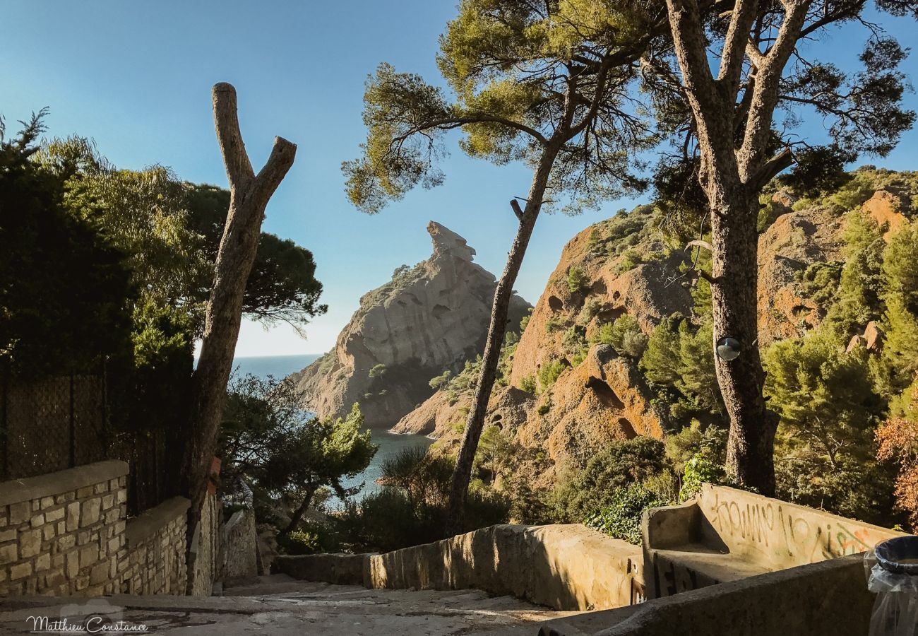 Villa à La Ciotat - Lavande, piscine, jardin, clim, à pied des plages