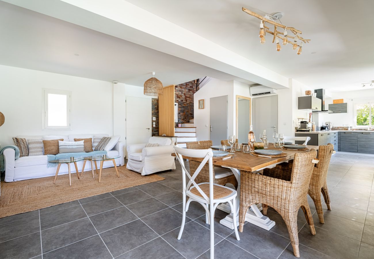 Villa à La Ciotat - Lavande, piscine, jardin, clim, à pied des plages
