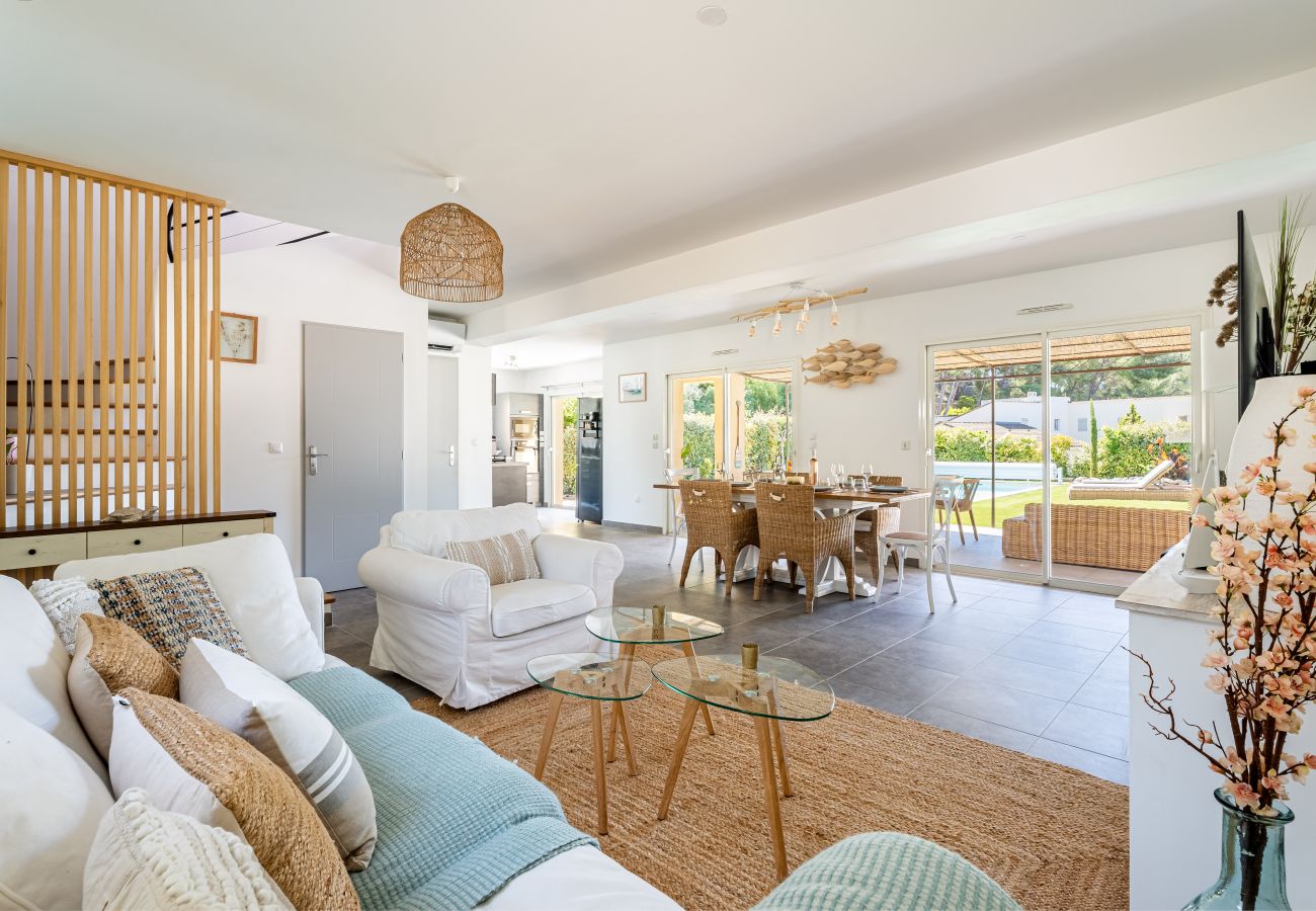 Villa à La Ciotat - Lavande, piscine, jardin, clim, à pied des plages