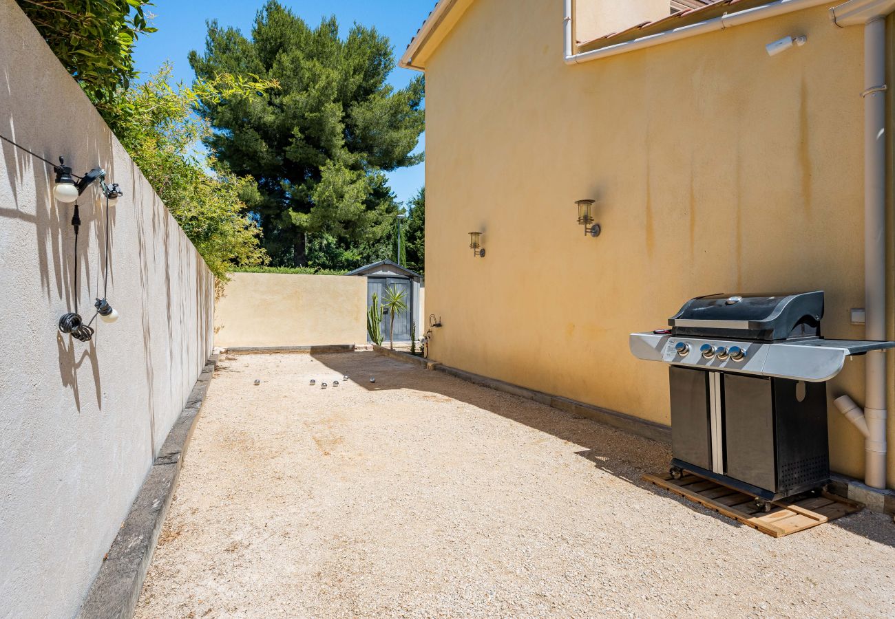 Villa à La Ciotat - Lavande, piscine, jardin, clim, à pied des plages