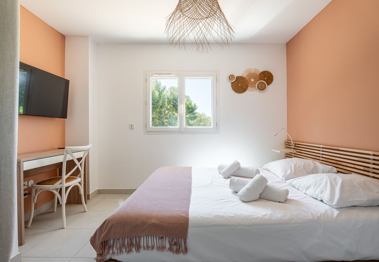 Villa à La Ciotat - Lavande, piscine, jardin, clim, à pied des plages