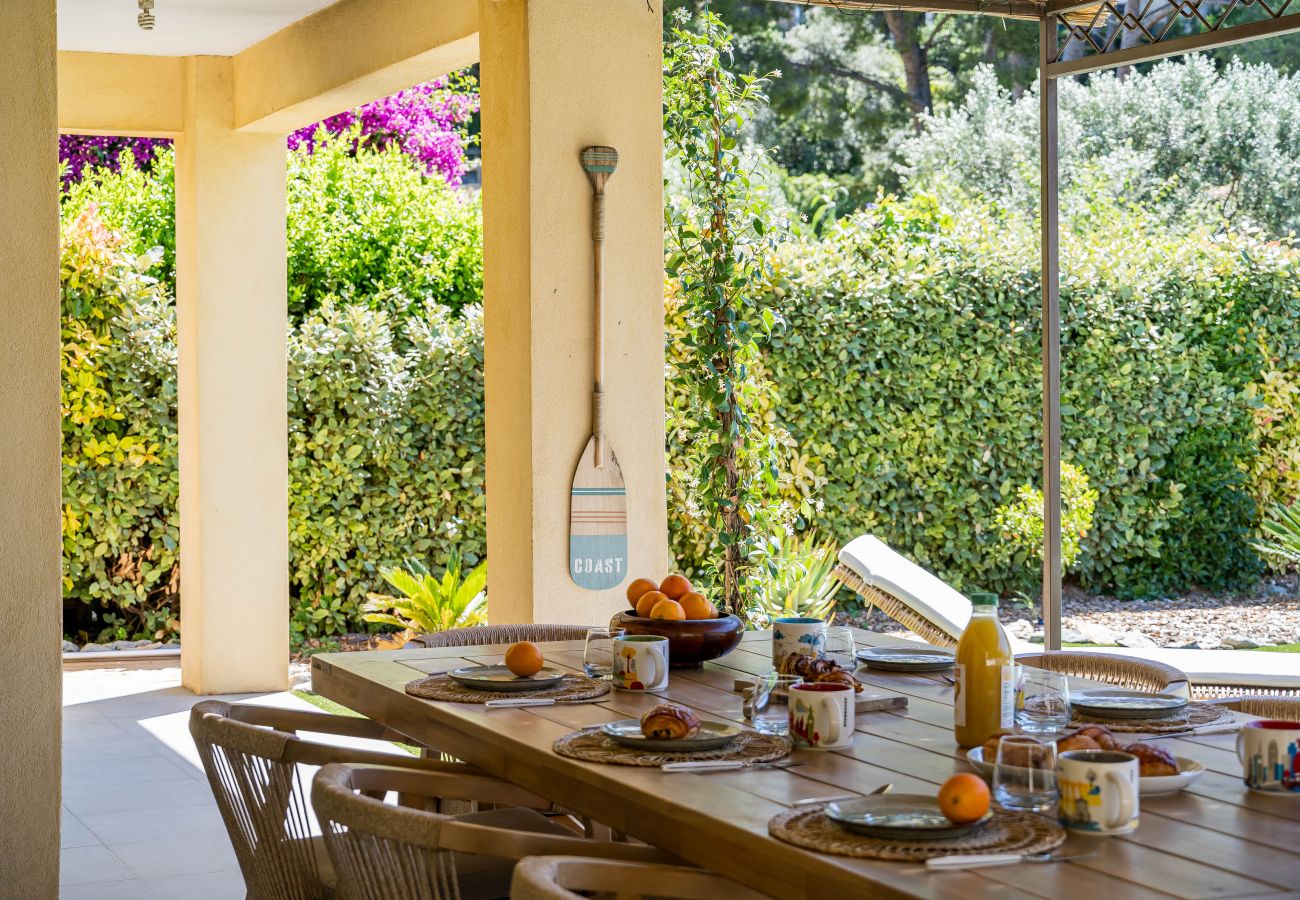 Villa à La Ciotat - Lavande, piscine, jardin, clim, à pied des plages