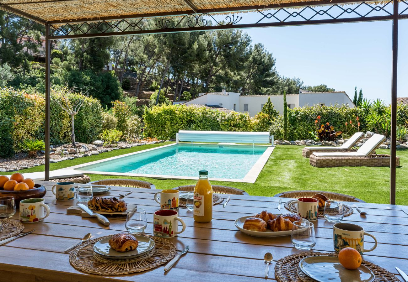 Villa à La Ciotat - Lavande, piscine, jardin, clim, à pied des plages