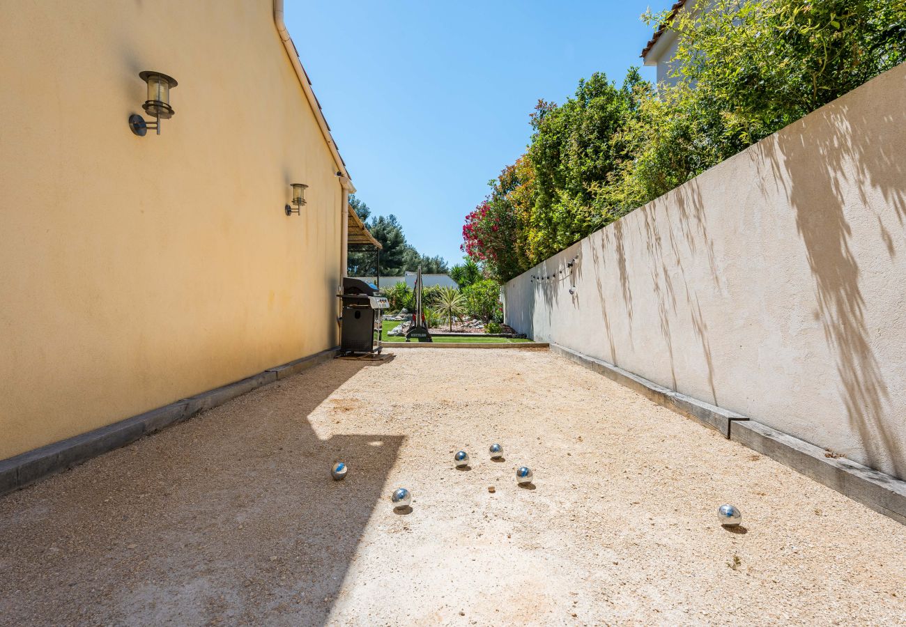 Villa à La Ciotat - Lavande, piscine, jardin, clim, à pied des plages