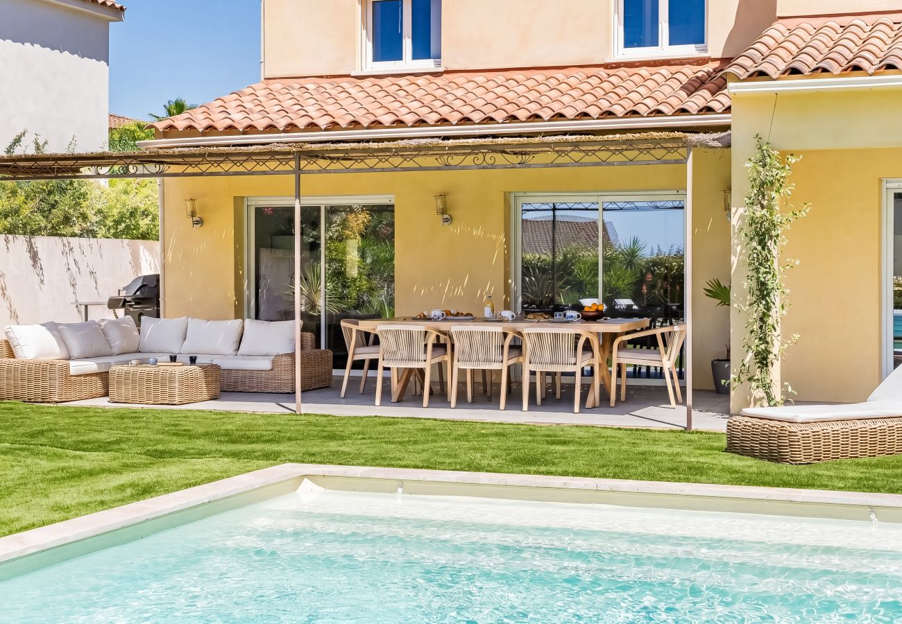 Villa à La Ciotat - Lavande, piscine, jardin, clim, à pied des plages