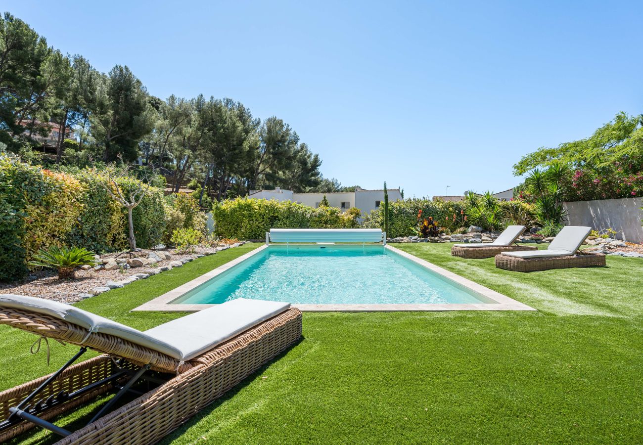 Villa à La Ciotat - Lavande, piscine, jardin, clim, à pied des plages