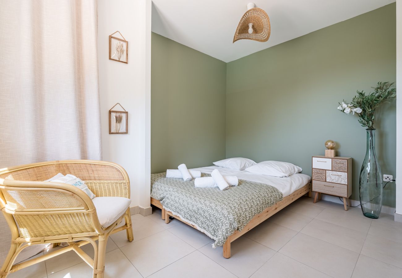 Villa à La Ciotat - Lavande, piscine, jardin, clim, à pied des plages