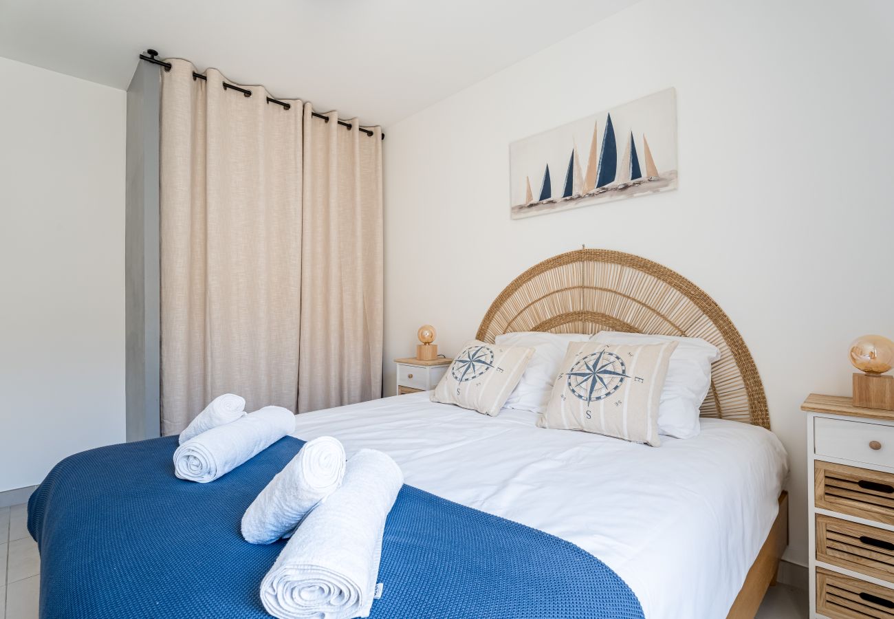 Villa à La Ciotat - Lavande, piscine, jardin, clim, à pied des plages