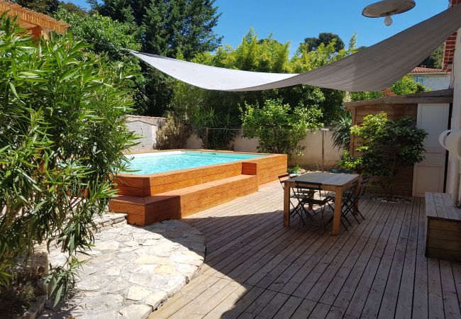  à La Ciotat - La Briandière. Climatisation, piscine, jardin