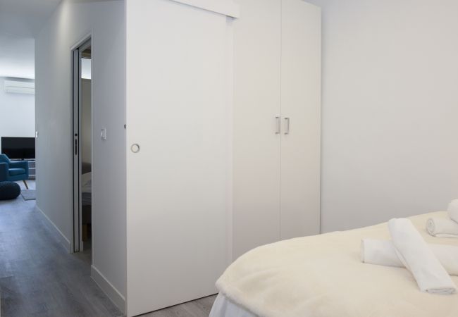 Appartement à La Ciotat - Cahino, déco contemporaine, clim, parking. Appartement à La Ciotat - Cahino, déco contemporaine, clim, parking.