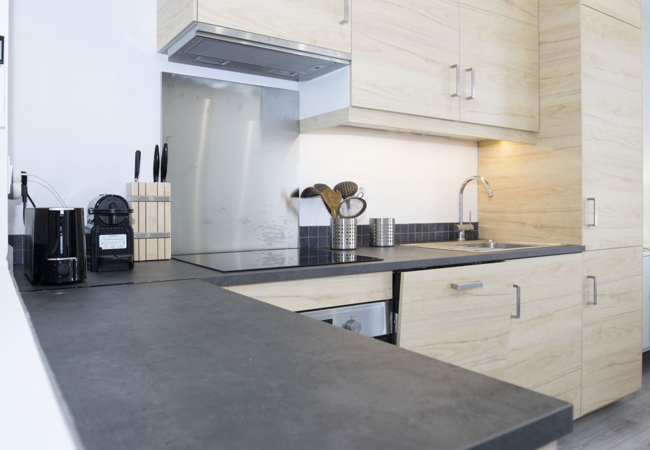 Appartement à La Ciotat - Cahino, déco contemporaine, clim, parking. Appartement à La Ciotat - Cahino, déco contemporaine, clim, parking.